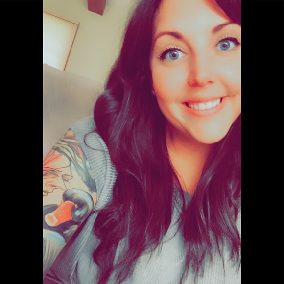 Meet your Posher, Gabrielle - Picture 1 of 1